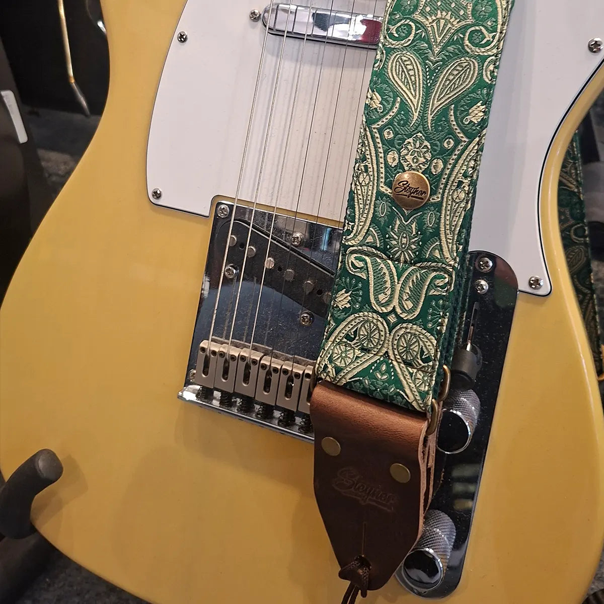 Premium Gitarrengurt - Royal Emerald Gold 50 mm (dunkelbraun-messing)