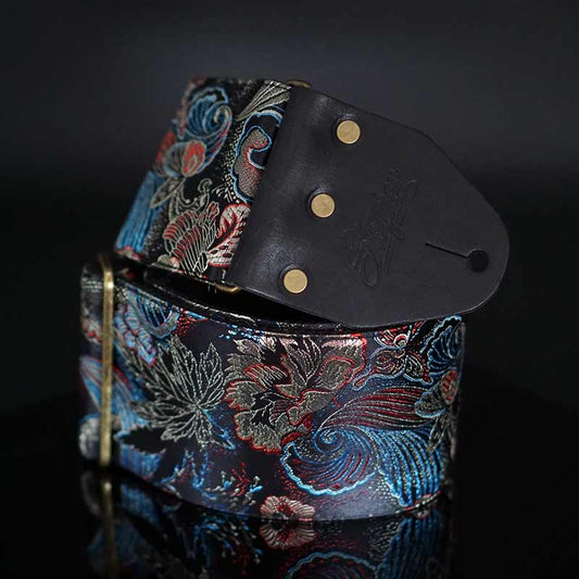 Bester vintage Bassgurt in schwarz mit buntem Muster und schimmernder Oberfläche