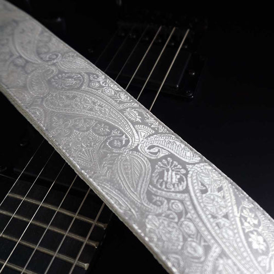 Gitarrengurt weiss - Luxury White Paisley (5 cm Breite)