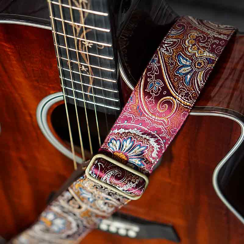 Paisley Gitarrengurt bordeaux – Indian Sunrise