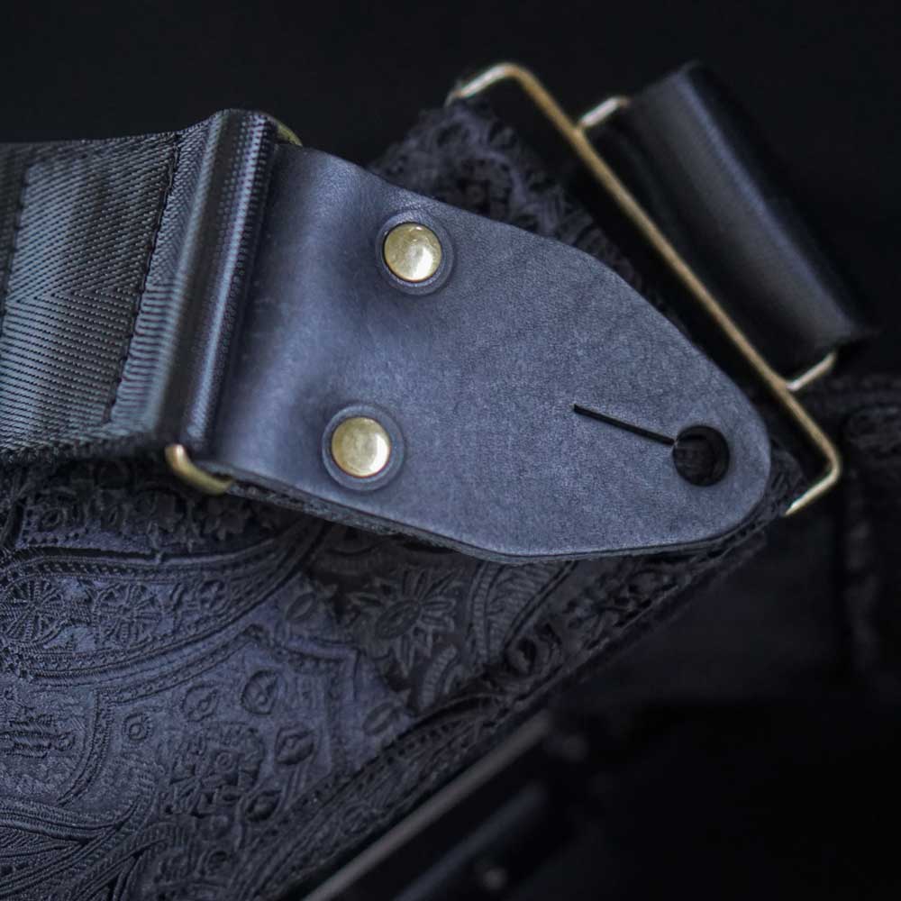 Padded Bass Strap V1 - Luxury Black Paisley (8 cm witdh)