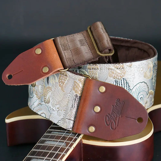 Steyner Premium Bassgurt, handgefertigt in Deutschland, weiss-gold-schwarz, floral, 8 cm breit, gepolstert und extrem bequem