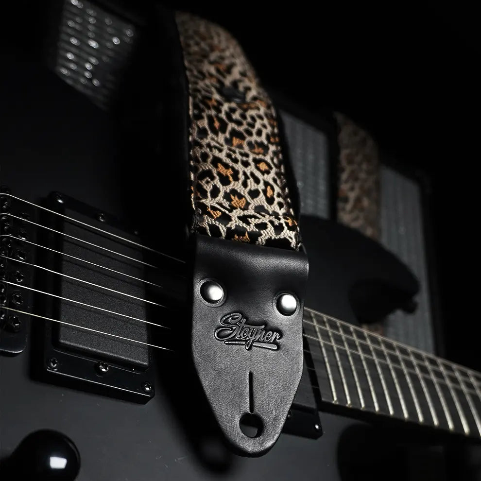 Padded guitar strap black - Luxury Black Paisley (Brass-Black)