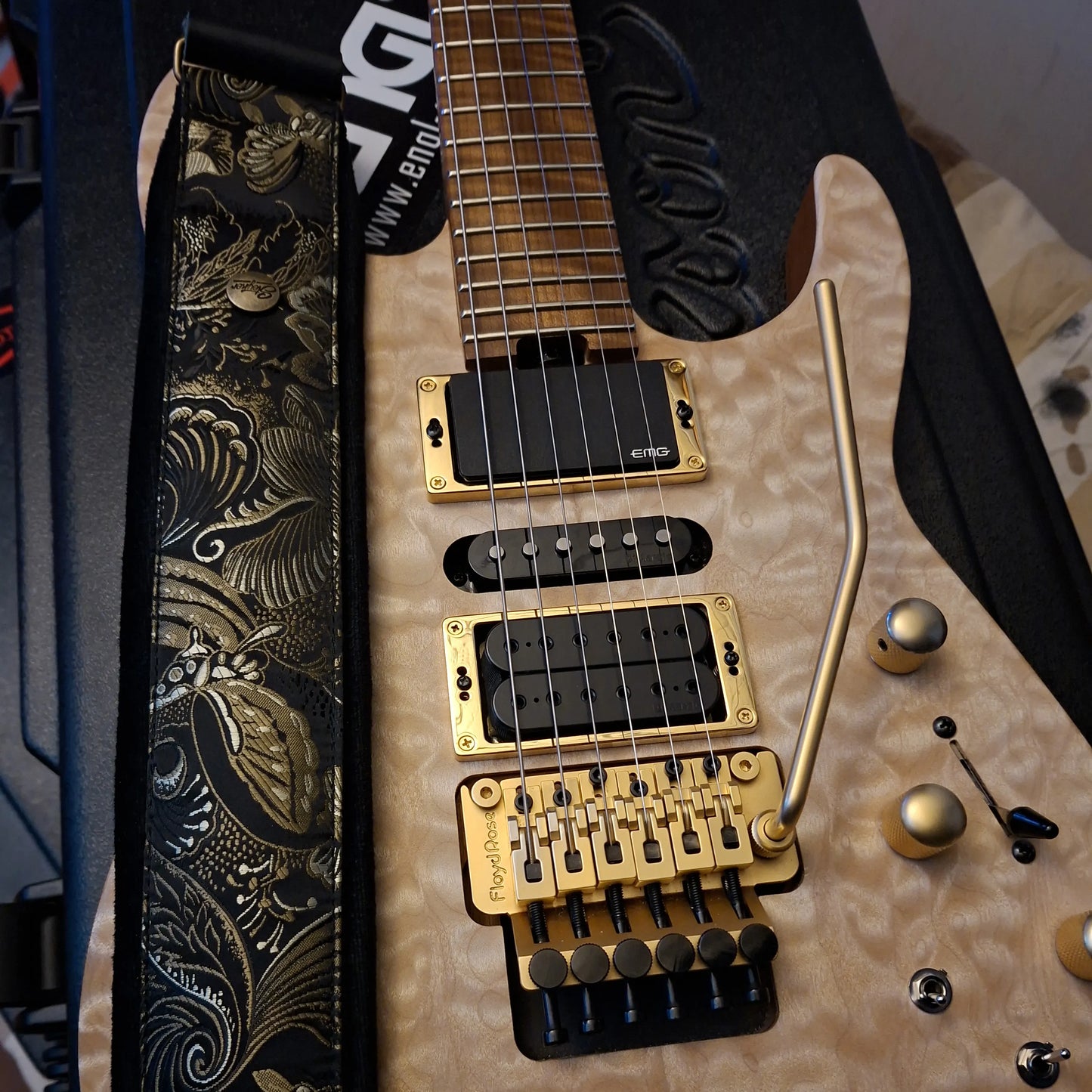 Sangle de guitare rembourrée blanc - Eastern Ivory (laiton-marron rouge)