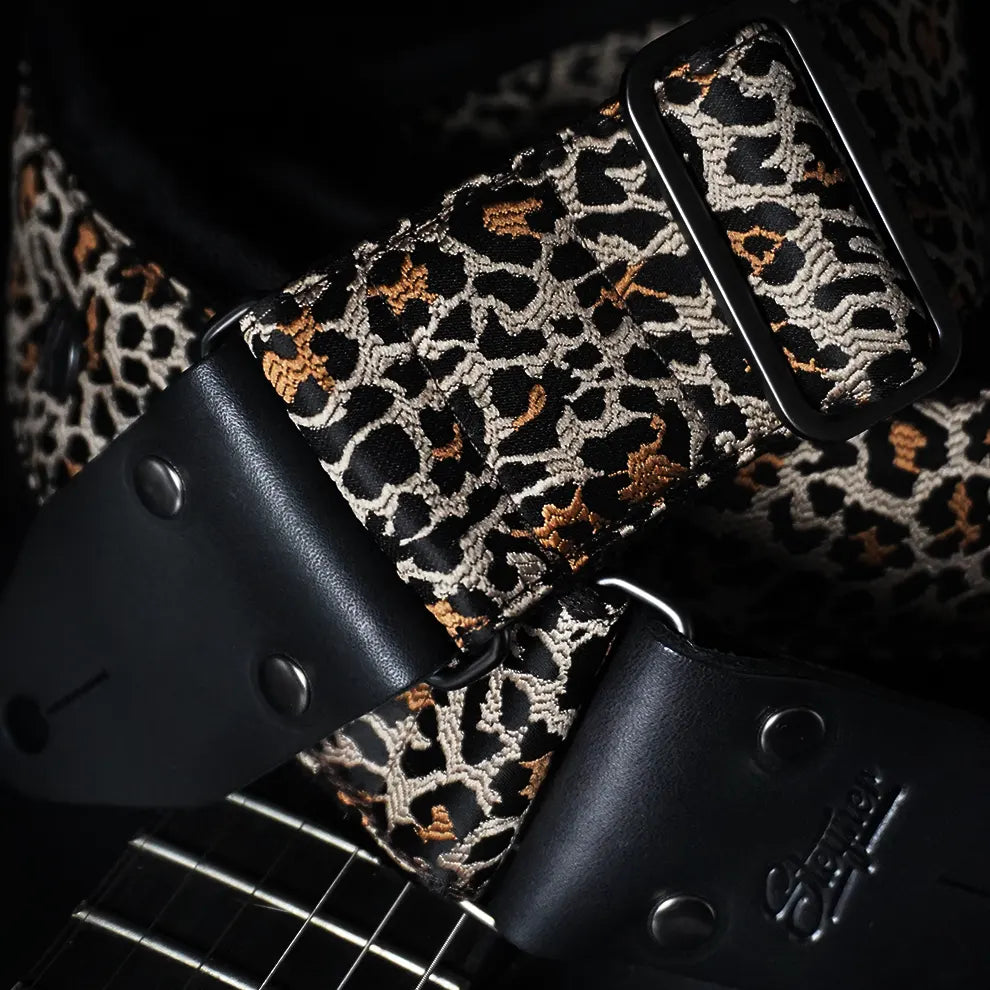 Padded guitar strap black - Luxury Black Paisley (Brass-Black)