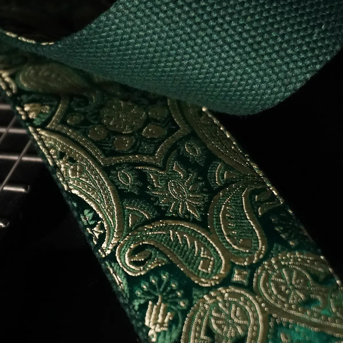 Premium Gitarrengurt - Royal Emerald Gold 50 mm (dunkelbraun-messing)