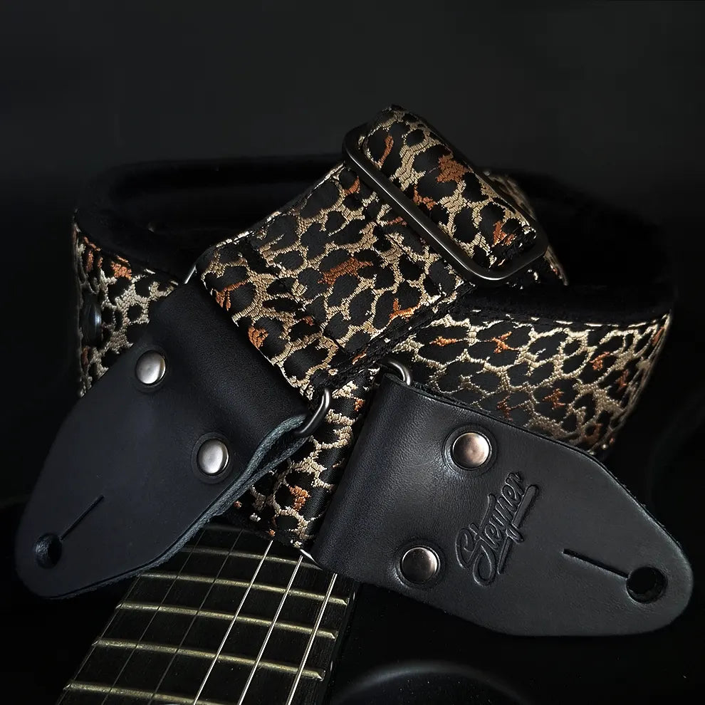 Padded guitar strap black - Luxury Black Paisley (Brass-Black)