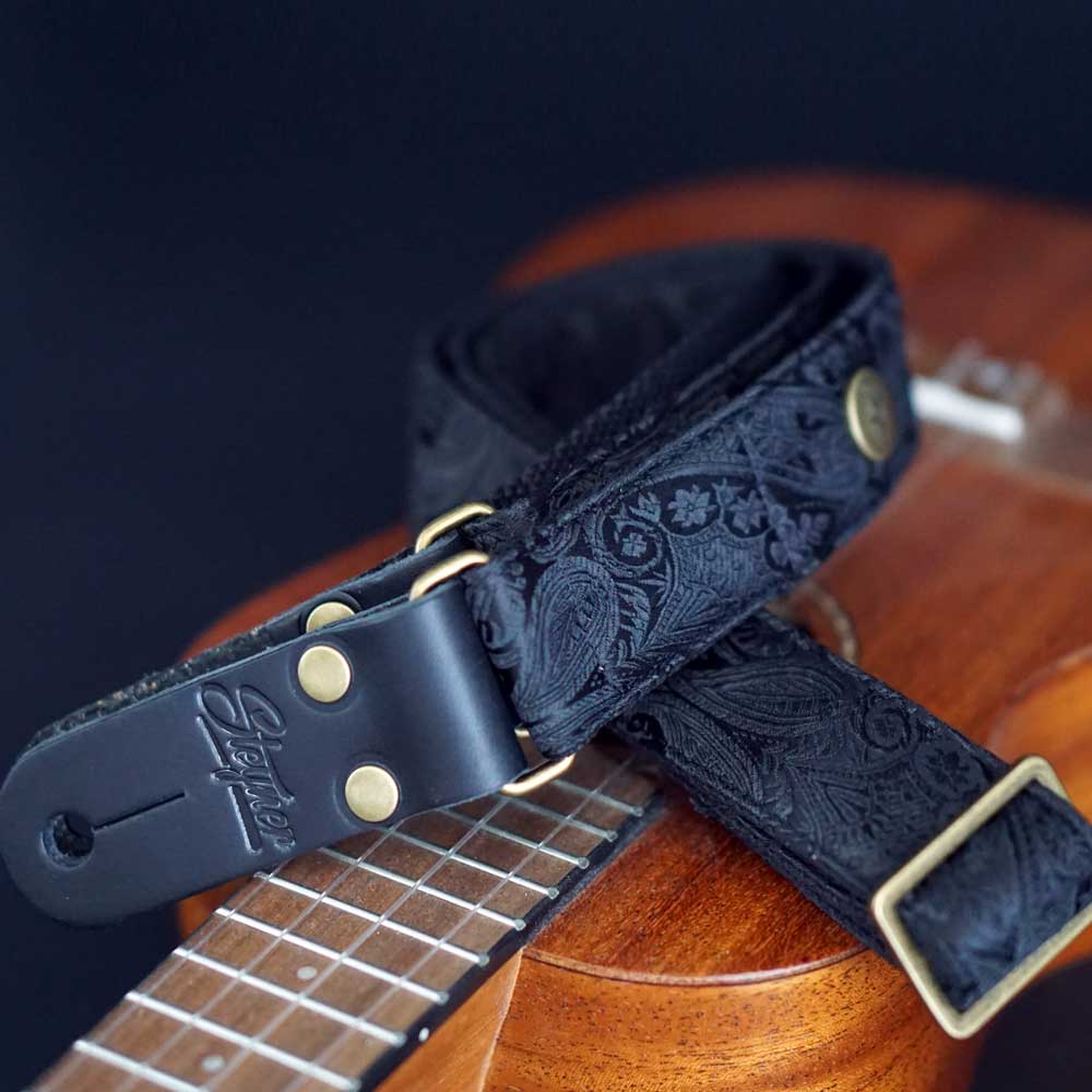 Ukulelengurt - Luxury Black Paisley