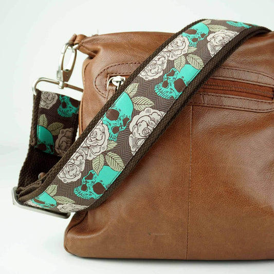 Taschengurt braun -grün mit Totenkopf Muster  an Handtasche