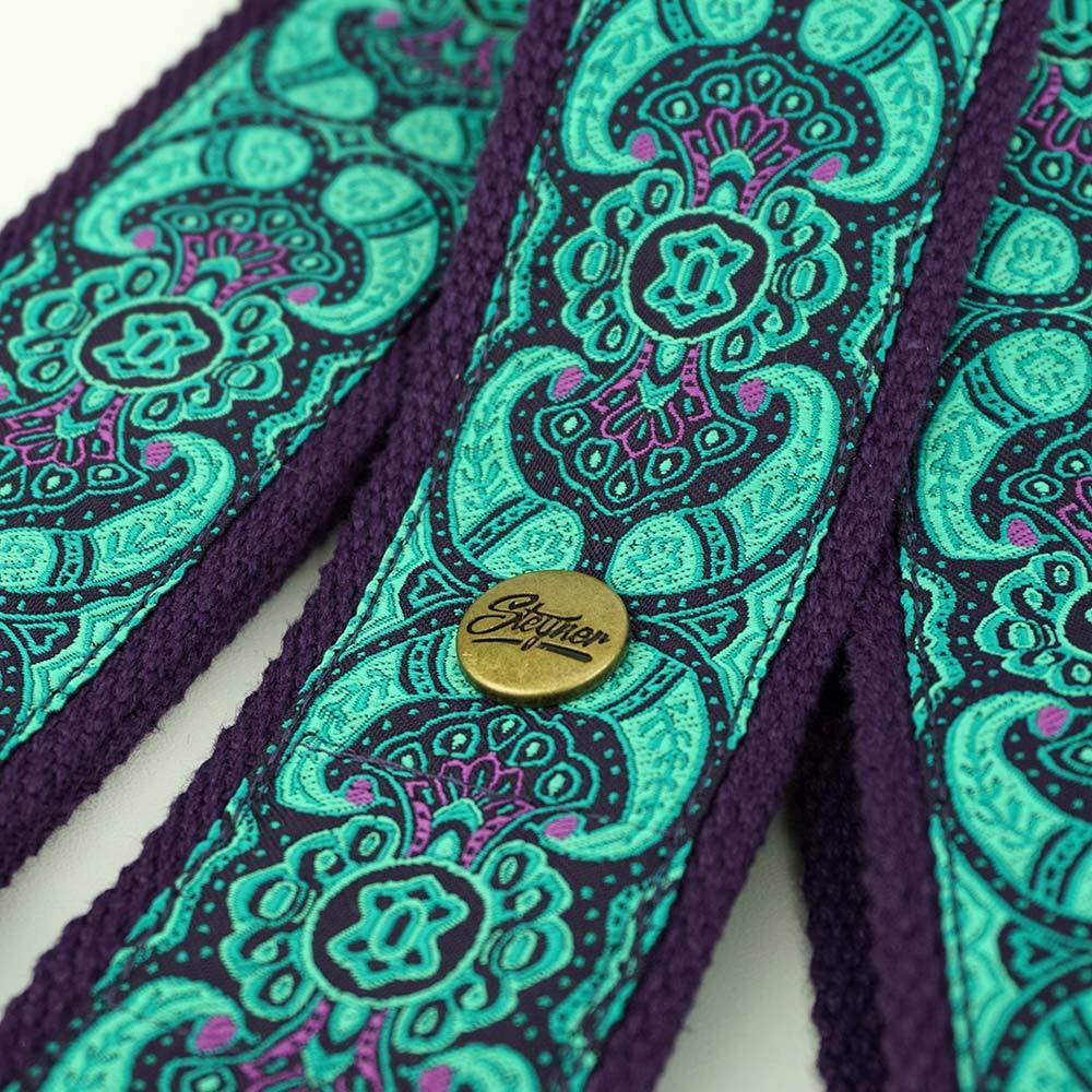 Retro Gitarrengurt bunt mit floralem Muster violett gruen mit einer Steyner Niete