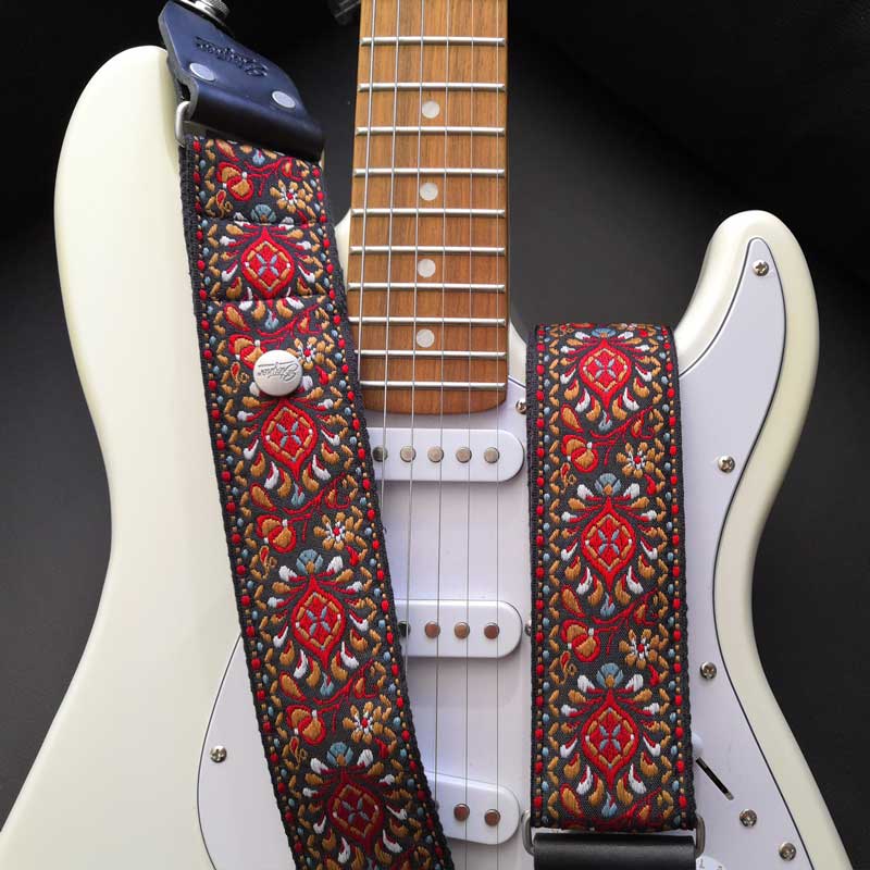 Retro Guitar Strap Hippie Love (black-silver)