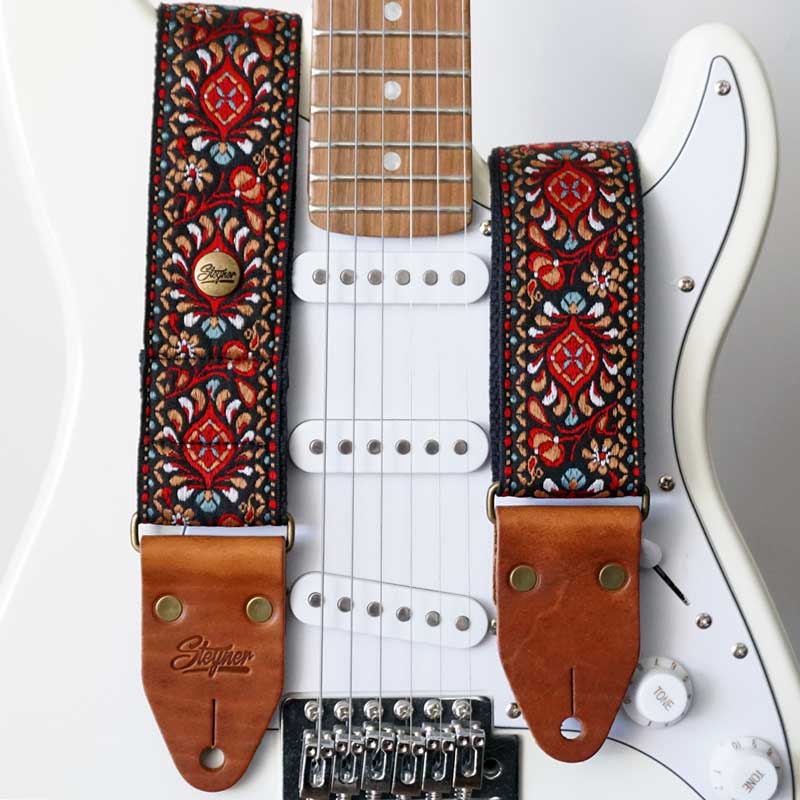 Retro Guitar Strap Hippie Love (black-silver)