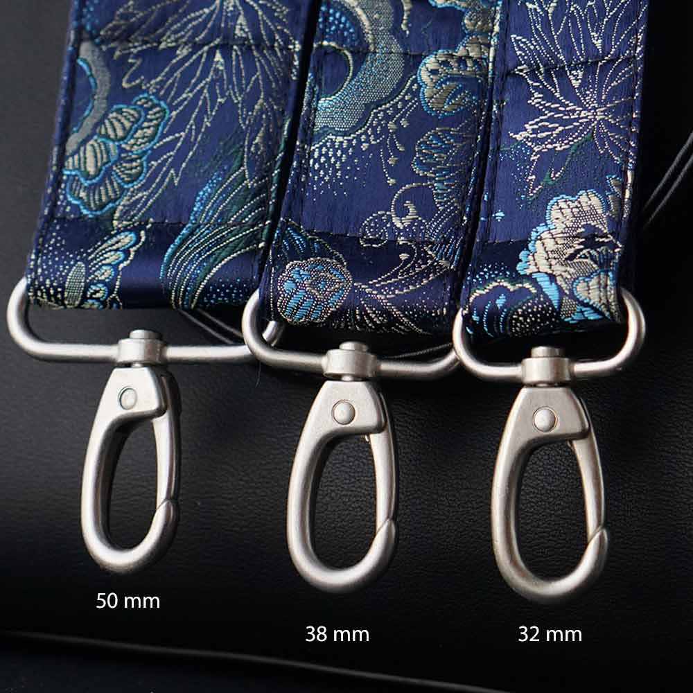 hochwertige edle blaue Taschenriemen in verschiendenen Breiten mit hohem Tragekomfort passend für alle Taschen mit Karabinerhaken