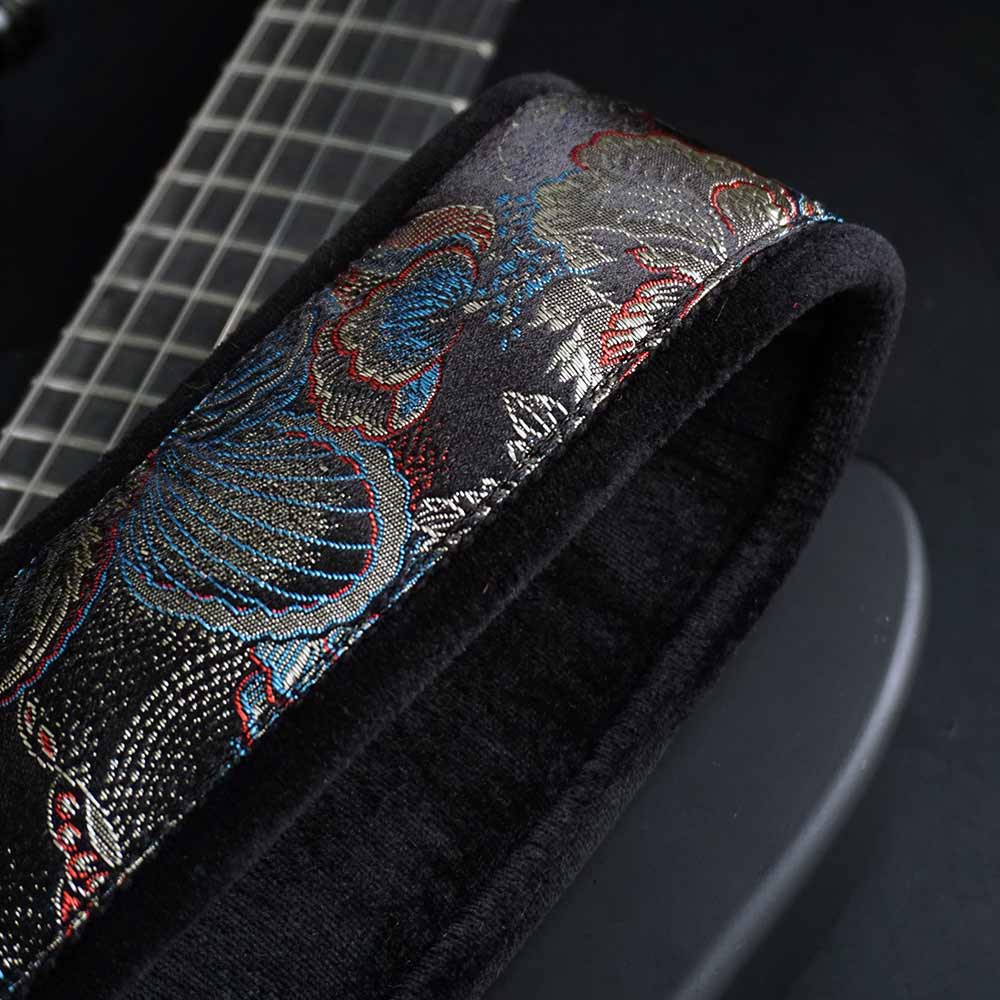 Padded Guitar Strap Black - Eastern Nights (Brass-Black)