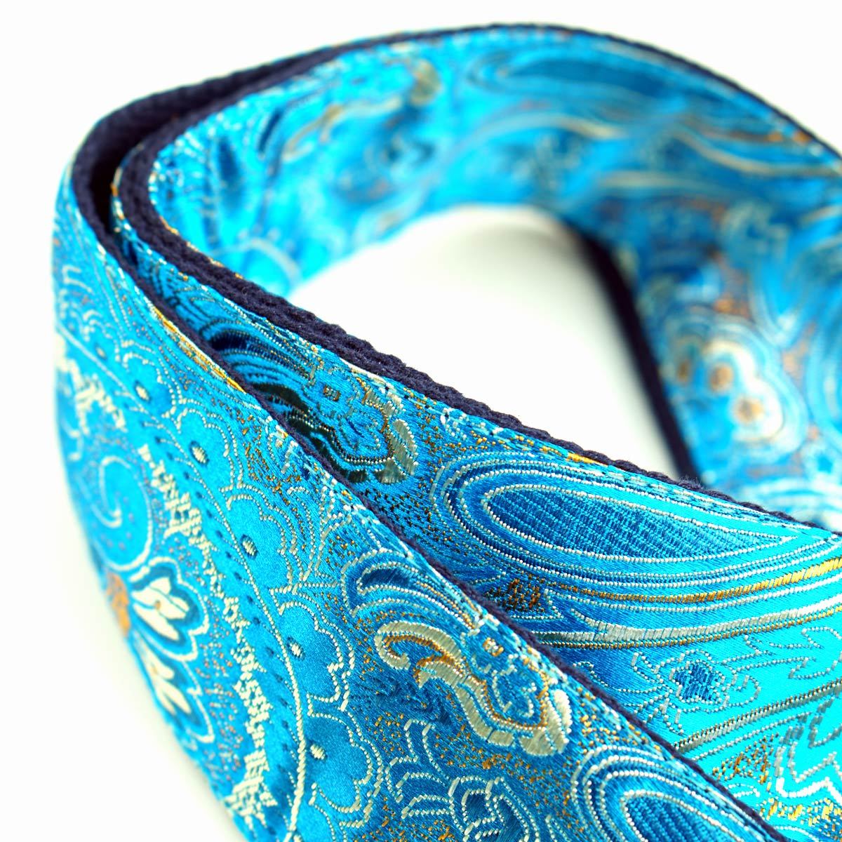 gitarrengurt blau mit muster paisley und weisser gitarre