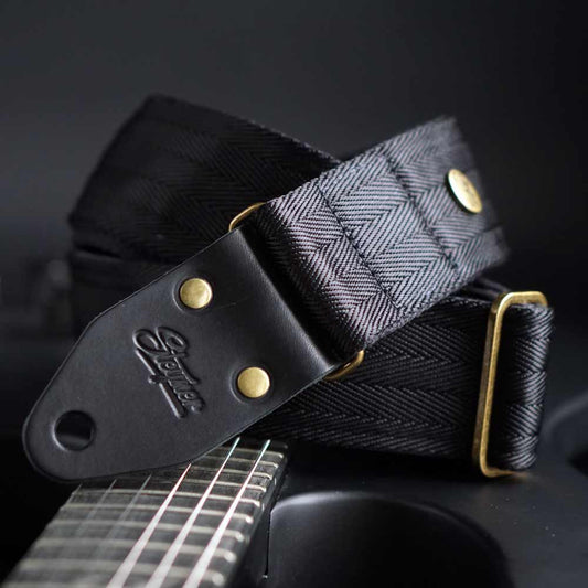 Sangle de guitare en nylon Heavy Hakon (noir-laiton)